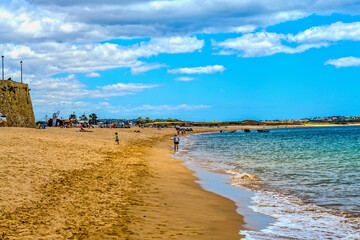 Badestrand in Armação de Pêra, Algarve (Portugal)