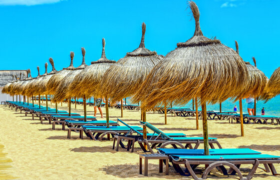Praia dos Salgados in Albufeira, Algarve (Portugal)
