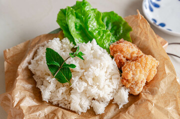 カオニャオと唐揚げ