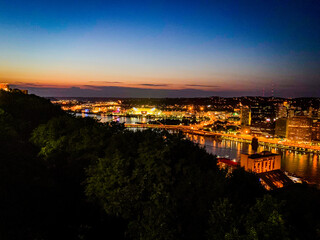 Obraz premium Pittsburgh Night View of City