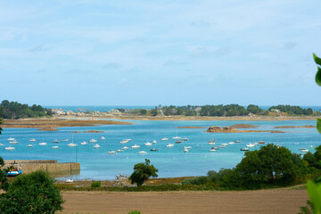 Joli paysage de la côte bretonne à Port-Blanc Penvénan