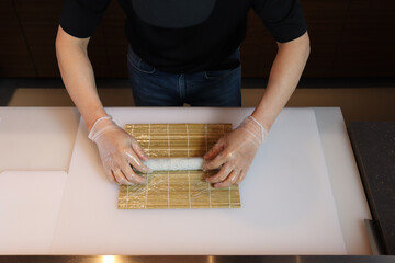 sushi rolling