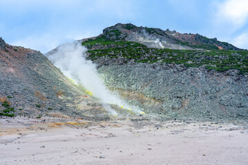夏の硫黄山（アトサヌプリ） 北海道