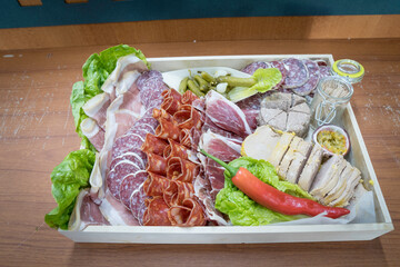 plateau de fromages et charcuterie