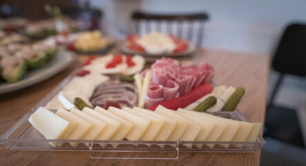 plateau de fromages et charcuterie
