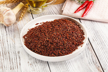 Red raw dry rice gor cooking