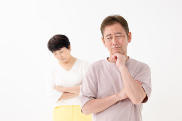 困るシニア夫婦