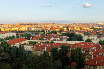 Praga o zachodzie słońca widok na miasto © Artur Łuczka