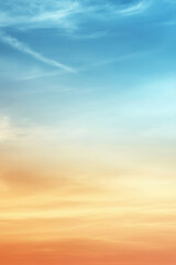 Obraz premium Summer Gradient Background, A beautiful beige and pastel yellow gradient background with blue overlay, creating a warm and inviting atmosphere reminiscent of summer and autumn