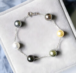 Fototapeta premium Elegant Multicolored Pearl Bracelet