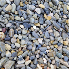 many stones