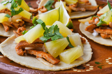 メキシコの伝統的なタコス　タコス・アル・パストール　（タコスアルパストール, タコス　アル パストール） 　Mexican traditional tacos, Tacos al pastor