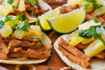 メキシコの伝統的なタコス　タコス・アル・パストール　（タコスアルパストール, タコス　アル パストール） 　Mexican traditional tacos, Tacos al pastor
