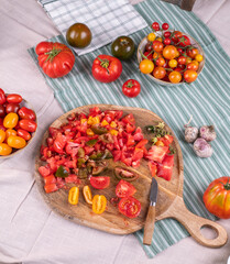 Tomaten verarbeiten, frische Tomaten aus dem Garten, Tomatensoße selber machen