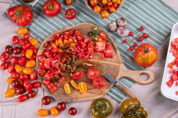 Tomaten verarbeiten, frische Tomaten aus dem Garten, Tomatensoße selber machen