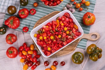Tomaten verarbeiten, frische Tomaten aus dem Garten, Tomatensoße selber machen