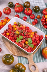 Tomaten verarbeiten, frische Tomaten aus dem Garten, Tomatensoße selber machen