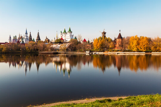 View of the Izmailovsky Kremlin and Serebryano-Vinogradny Pond in golden autumn. Moscow, Russia