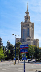 Drogowskaz ulica Świętokrzyska i Emilii Plater z widokiem na Pałac Kultury © Rafał Mikołajczyk