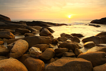 Obraz premium Beautiful twilight sunset on Similan island in Mu Ko Similan National Park, Phang Nga Province, Thailand 