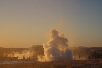 Obraz premium Icelandic geyser, the exploding geyser Strokkur in Iceland