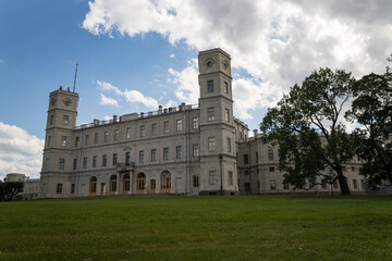 Fototapeta premium Palace and park ensemble of Gatchina Park: Gatchina Palace, private palace garden on a sunny summer day, Gatchina, St. Petersburg, Russia