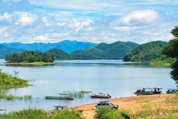 ケーンクラチャンダムの風景　ペッチャブリー・タイ　Kaeng Kra Chan Dam at Phetchaburi　แก่งกระจาน