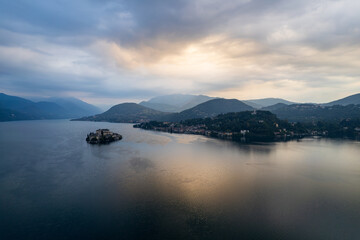 Isola San Giulio sul lago d'Orta in Piemonte, Italia