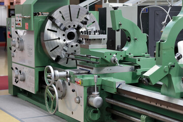big bore heavy duty conventional metal lathe