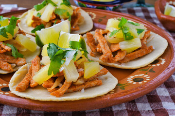 メキシコの伝統的なタコス　タコス・アル・パストール　（タコスアルパストール, タコス　アル パストール） 　Mexican traditional tacos, Tacos al pastor
