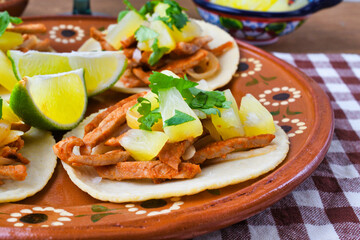 メキシコの伝統的なタコス　タコス・アル・パストール　（タコスアルパストール, タコス　アル パストール） 　Mexican traditional tacos, Tacos al pastor