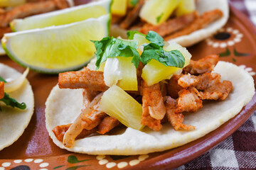 メキシコの伝統的なタコス　タコス・アル・パストール　（タコスアルパストール, タコス　アル パストール） 　Mexican traditional tacos, Tacos al pastor