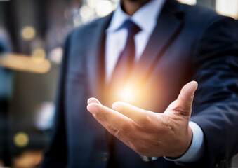 気持ちを伝えるビジネスマンのイメージ