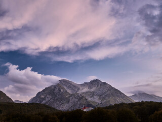 Fototapeta premium Ora Blu al Gran Sasso - Prati di Tivo: Pizzo Intermesoli