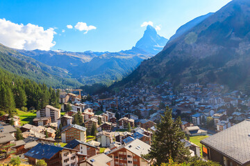 Fototapeta premium View of Zermatt town and Matterhorn mountain in the Valais canton, Switzerland