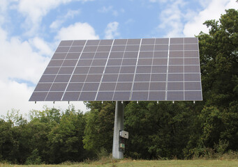 Photovoltaïsme Flottant, tracker solaire sur pied motorisé