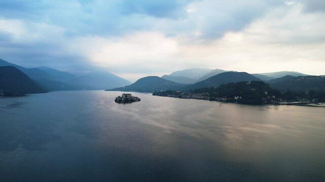Isola di San Giulia sul lago d'Orta, Italia