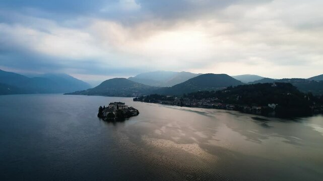 Isola di San Giulia sul lago d'Orta, Italia