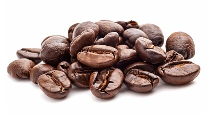 Naklejka premium Close up of roasted coffee beans on white background. 