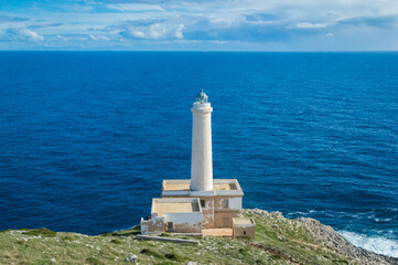 Panorama del faro di Punta Palascia, il punto più a est dell’Italia, lungo il Cammino del Salento che da Lecce porta a Santa Maria di Leuca