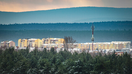 Starachowice na tle Gór Świętokrzyskich © Krzysztof Rostkowski