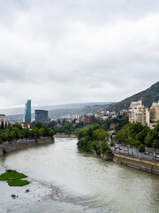Obraz premium view of Kura river in center of Tbilisi city