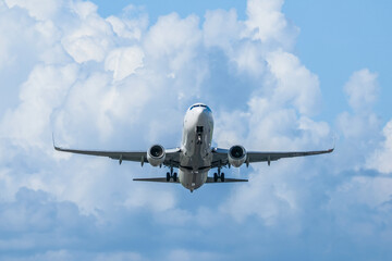 離陸する飛行機