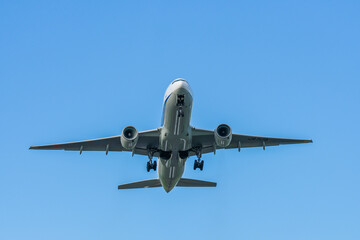 離陸する飛行機