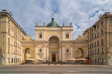 Obraz premium View of the Basilica of St. Catherine of Alexandria (St. Catherine's Church) - a Catholic church on Nevsky Prospekt on a sunny summer day, St. Petersburg, Russia