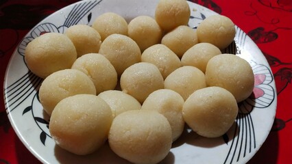 A plate of Rosogollah sweey