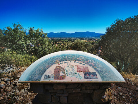 Le Luv - Village in Provence (France)