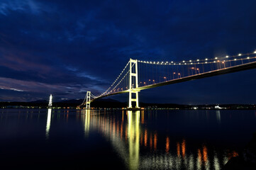 Fototapeta premium 白鳥大橋 夜景