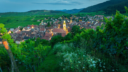 Obraz premium A beautiful night alsacian architecture pic taken in Riquewihr in France on August 20th 2024
