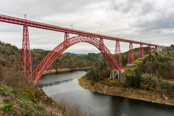 Le viaduc de Garabit au-dessus de la vallée de la Truyère, Cantal, Auvergne-Rhône-Alpes, France